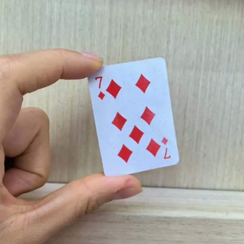 بطاقات لعب صغيرة بحجم 3.3 × 5. - مراجعة Party Games Mini وسعره